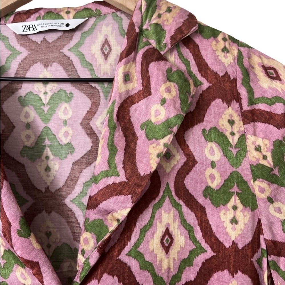 EUC ZARA BLOUSE 👚 PINK AND GREEN SILKY SZ.M - Picture 4 of 5